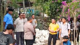 Lurah Tepus Sambut Petinggi Polres Gunungkidul Kunjungi Lokasi Bedah Rumah di Tegalweru